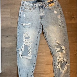 AEROPOSTALE low rise ripped boyfriend jeans size 0R